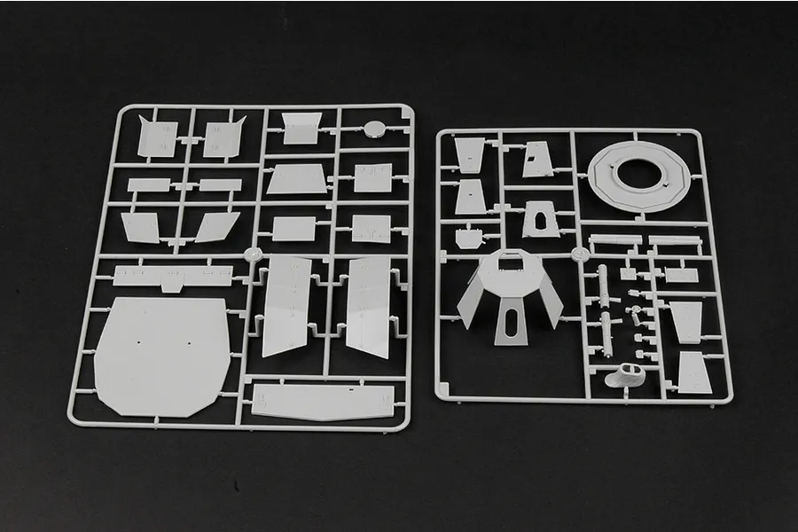 Trumpeter 1/35 German Kanonen Und Flakwagen Armoured Train Scaled Plastic Model Kit image 26326