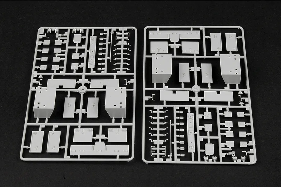 Trumpeter 1/35 German Kanonen Und Flakwagen Armoured Train Scaled Plastic Model Kit image 26328