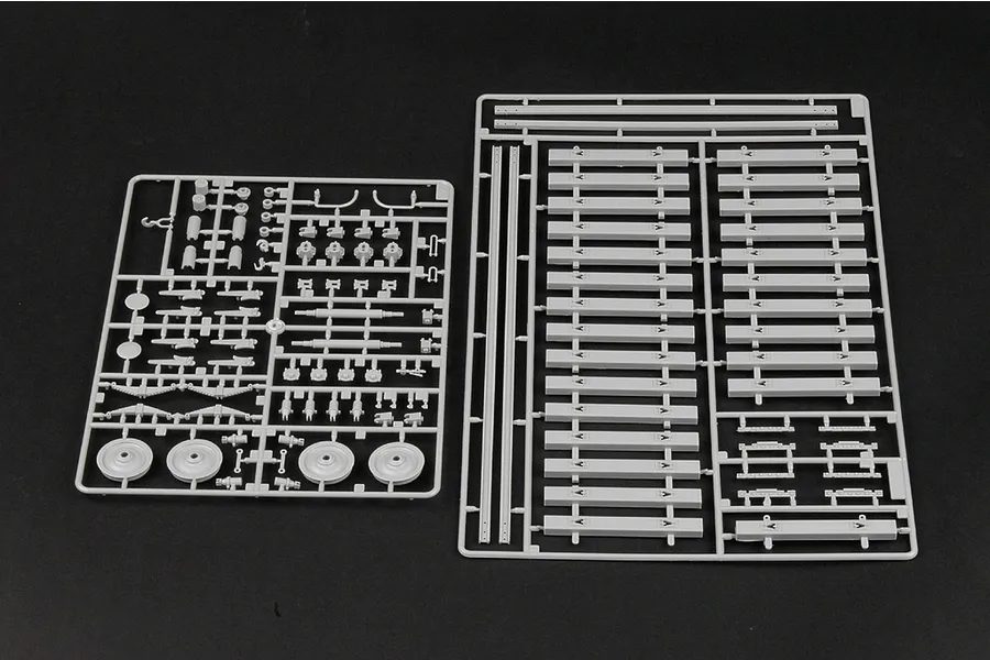 Trumpeter 1/35 German Kanonen Und Flakwagen Armoured Train Scaled Plastic Model Kit image 26331