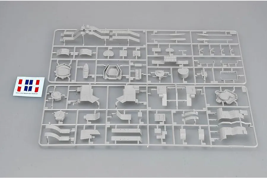 Trumpeter 1/350 French Richelieu 1943 Battleship Plastic Model Kit image 26371