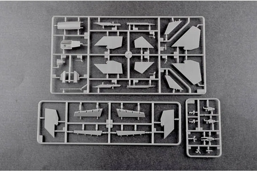 Trumpeter 1/72 Chinese J-15 Fighter Jet w/ Flight Deck Scaled Plastic Model Kit image 26402