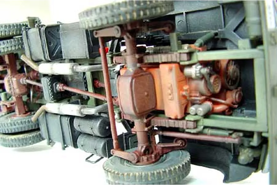 Trumpeter 1/35 Chinese 50 Ton Tank Transporter Truck Scaled Plastic Model Kit image 9