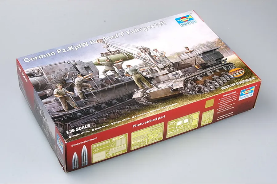 Trumpeter 1/35 scale German Pz.Kpfw IV Ausf F Fahrgestell tank model kit box featuring artwork of soldiers operating a crane on a tank chassis.