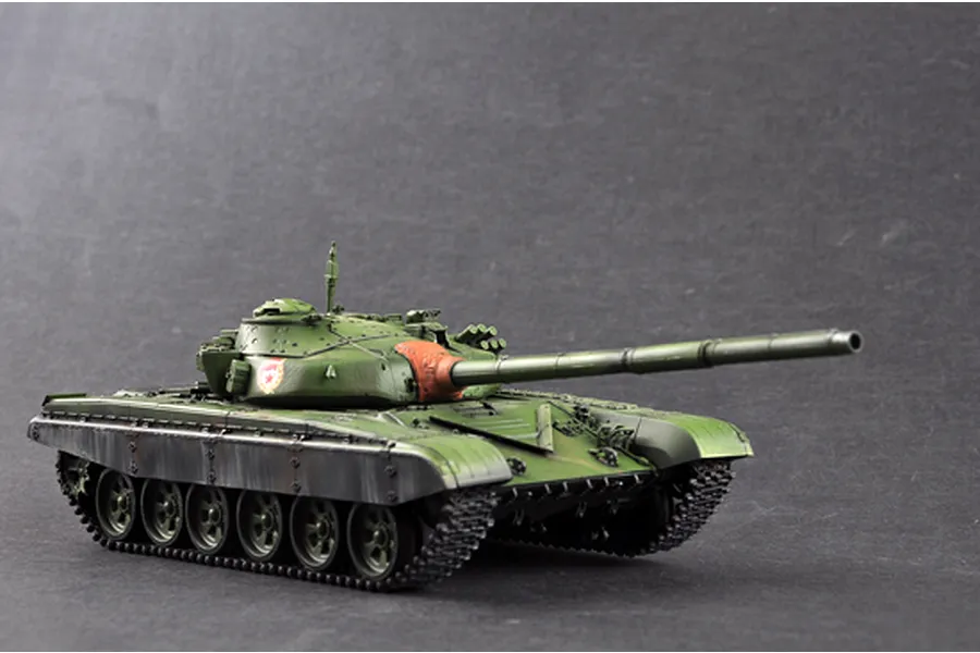 Trumpeter 1/35 Russian T-72b Main Battle Tank Scaled Plastic Model Kit image 7