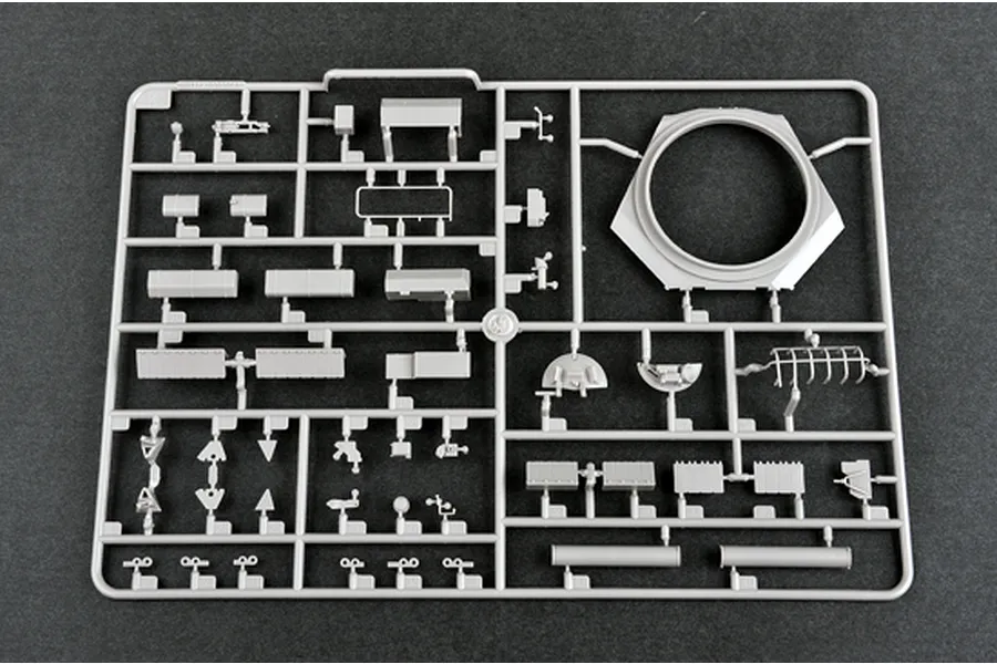 Trumpeter 1/35 Ukrainian T-84 Main Battle Tank Scaled Plastic Model Kit image 26898