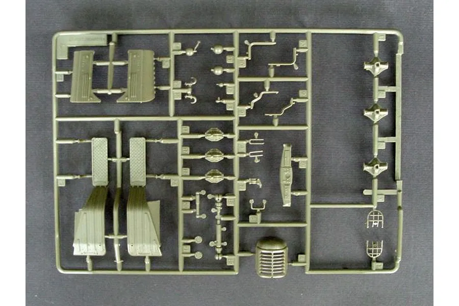 Trumpeter 1/35 HQ-2 Missile w/ Transport Trailer &amp;amp; Truck Scaled Plastic Model Kit image 27078