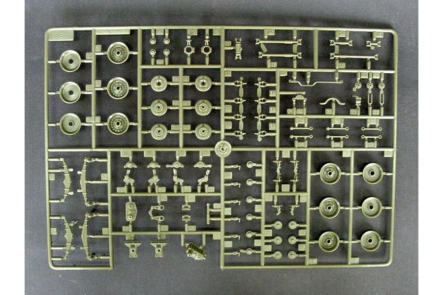 Trumpeter 1/35 HQ-2 Missile w/ Transport Trailer &amp;amp; Truck Scaled Plastic Model Kit image 27082