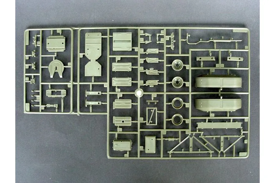 Trumpeter 1/35 HQ-2 Missile w/ Transport Trailer &amp;amp; Truck Scaled Plastic Model Kit image 27083