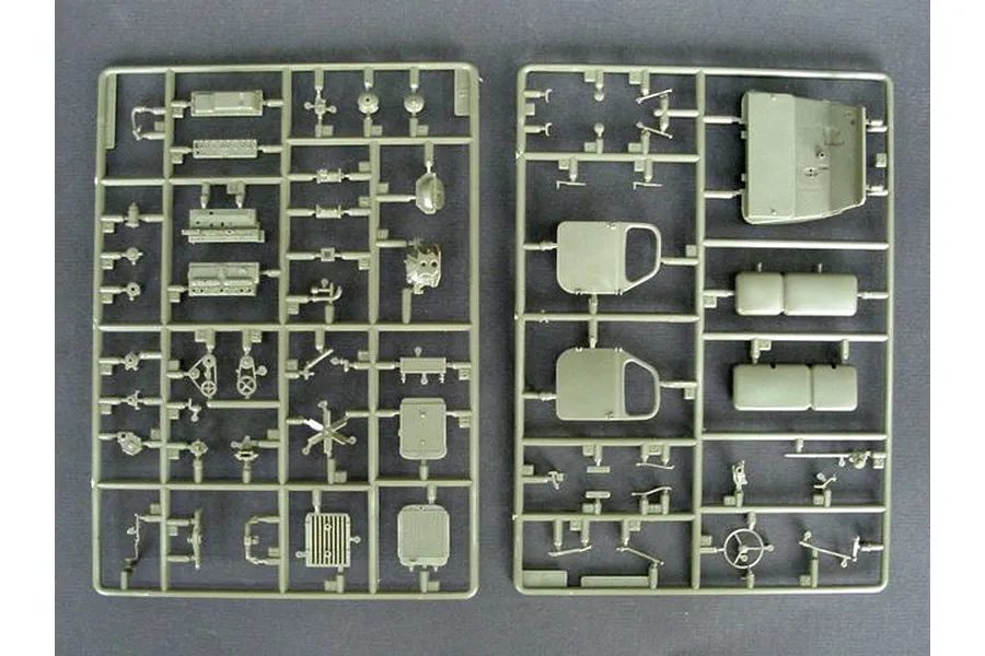 Trumpeter 1/35 HQ-2 Missile w/ Transport Trailer &amp;amp; Truck Scaled Plastic Model Kit image 27085