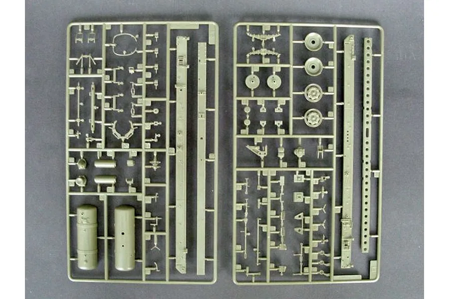 Trumpeter 1/35 HQ-2 Missile w/ Transport Trailer &amp;amp; Truck Scaled Plastic Model Kit image 27086