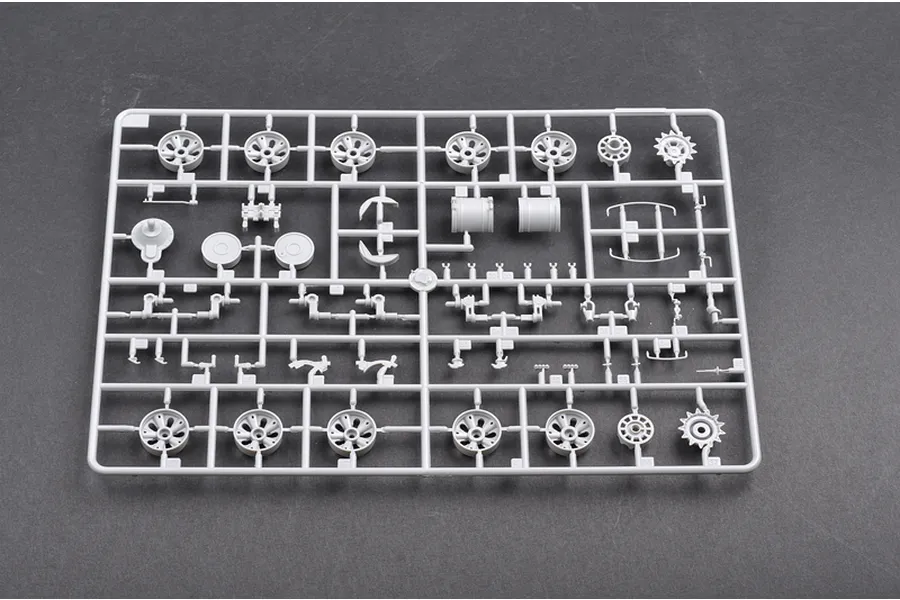 Trumpeter 1/35 Russian 1972 T-62 ERA Tank Scaled Plastic Model Kit image 27116