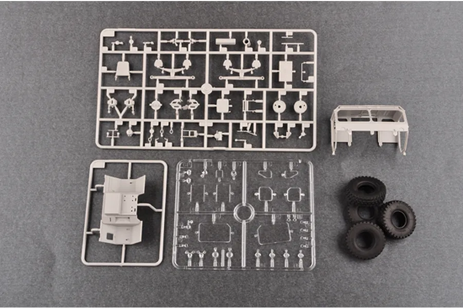 Trumpeter 1/35 HEMTT M983 Truck Scaled Plastic Model Kit image 27154