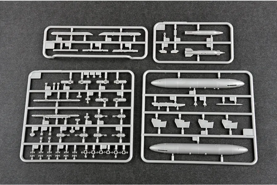 Trumpeter 1/72 Russian Su-34 Fullback Bomber/Fighter Jet Scaled Plastic Model Kit image 27187
