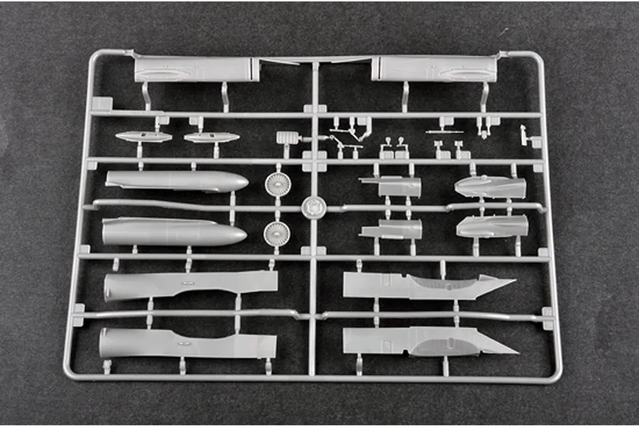 Trumpeter 1/72 Russian Su-34 Fullback Bomber/Fighter Jet Scaled Plastic Model Kit image 27189