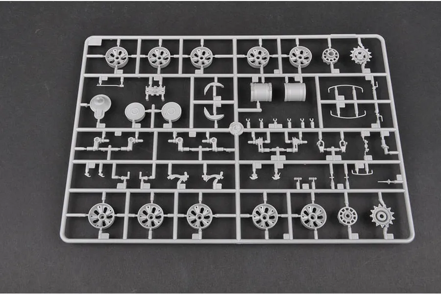 Trumpeter 1/35 Russian 1984 (1972 Modification) T-62 BDD Tank Scaled Plastic Model Kit image 27439