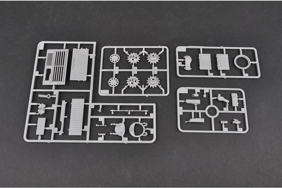 Trumpeter 1/35 Russian 1984 (1972 Modification) T-62 BDD Tank Scaled Plastic Model Kit image 27440