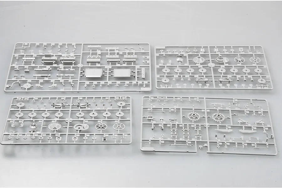 Trumpeter 1/35 German Bergepanzer IV Recovery Tractor Scaled Plastic Model Kit image 27498