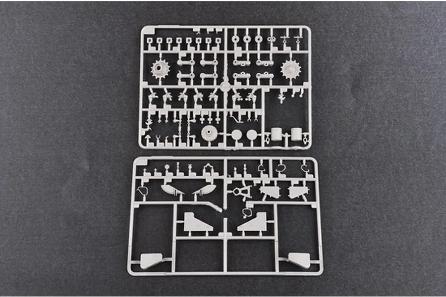 Trumpeter 1/35 Soviet T-10 Heavy Tank Scaled Plastic Model Kit image 27671