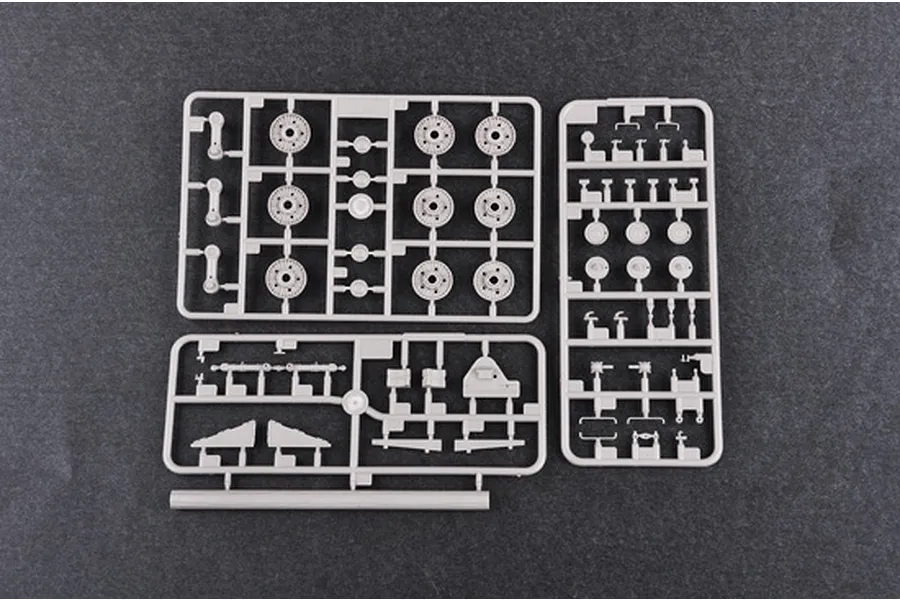 Trumpeter 1/35 Soviet T-10 Heavy Tank Scaled Plastic Model Kit image 27673