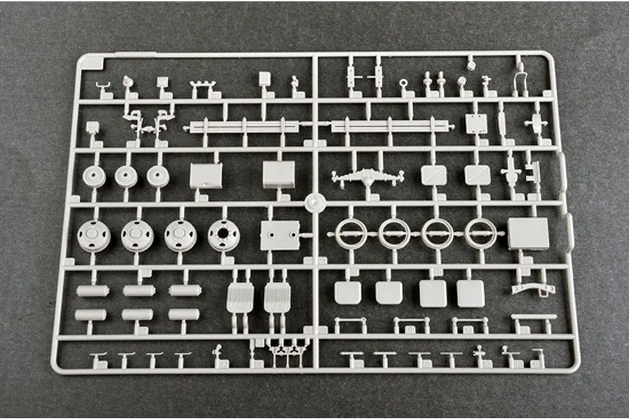 Trumpeter 1/35 Russian KAMAZ-4310 Truck Scaled Plastic Model Kit image 27749
