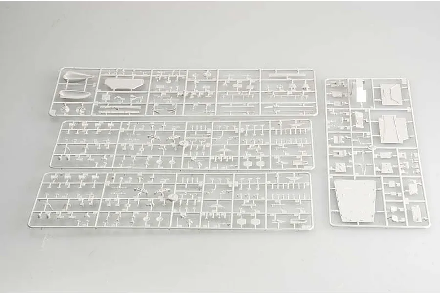 Trumpeter 1/350 USS Lassen DDG-82 Missile Destroyer Plastic Model Kit image 27944