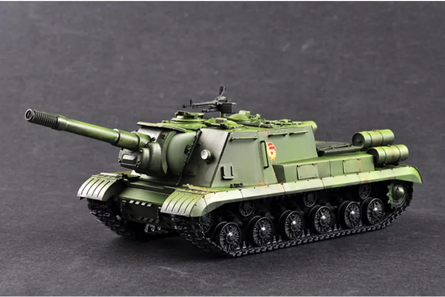 A 1/35 scale plastic model kit of a Soviet JSU-152K self-propelled gun, painted in olive green with weathering effects on a dark grey background.