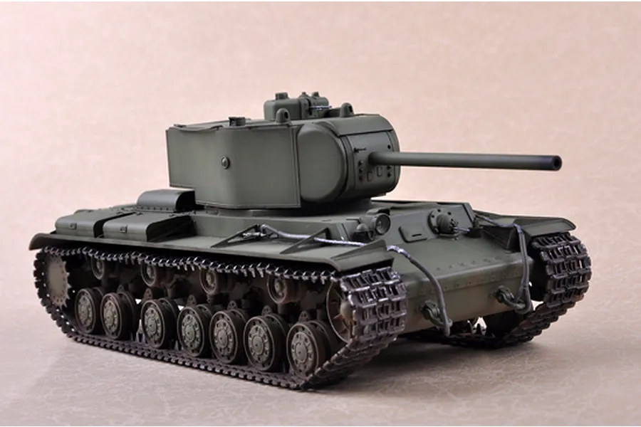 Trumpeter 1/35 Russian Tiger KV-220 Super Heavy Tank Vehicle Scaled Plastic Model Kit image 11