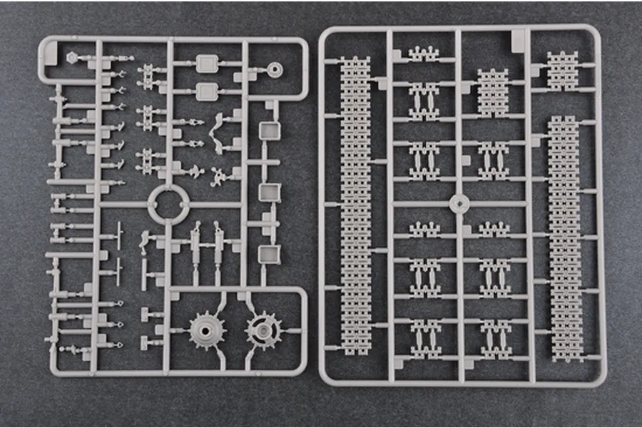 Trumpeter 1/35 Soviet 1984 T-64B Tank Scaled Plastic Model Kit image 28110
