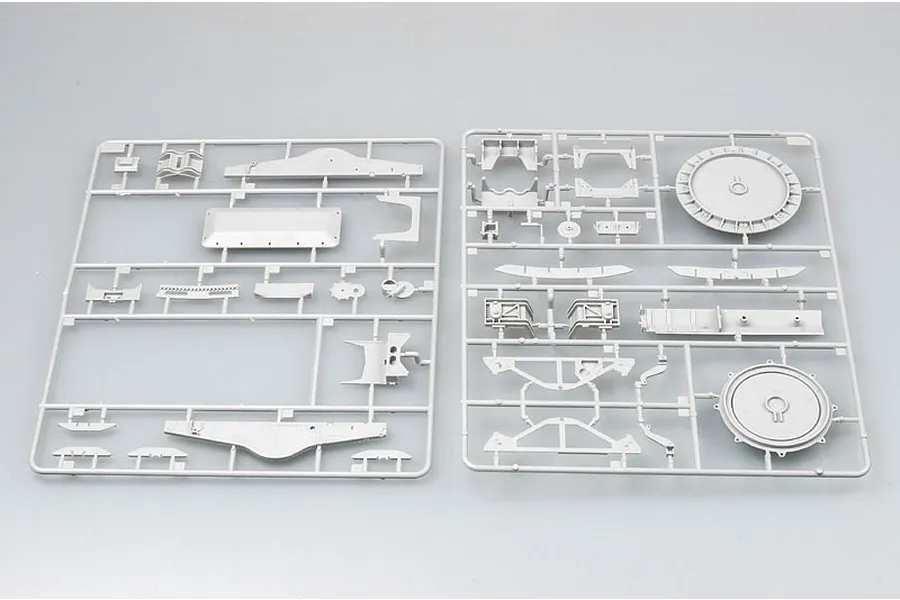 Trumpeter 1/35 German 17cm Kanone 18 Heavy Howitzer Scaled Plastic Model Kit image 28335