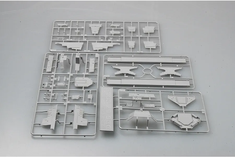 Trumpeter 1/350 USS Cole DDG-67 Missile Destroyer Plastic Model Kit image 28382