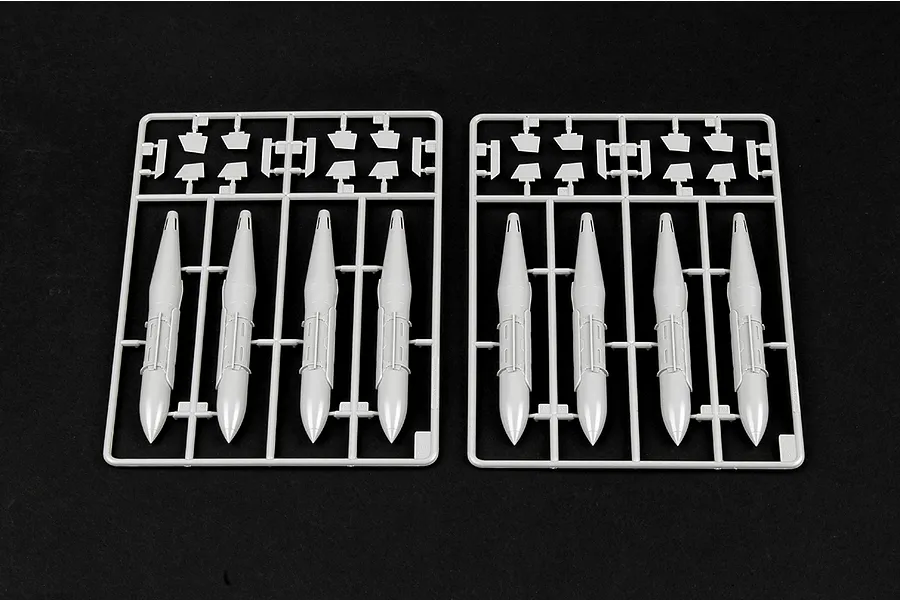 Trumpeter 1/32 US Aircraft Smart Bombs Weapons Set image 28485