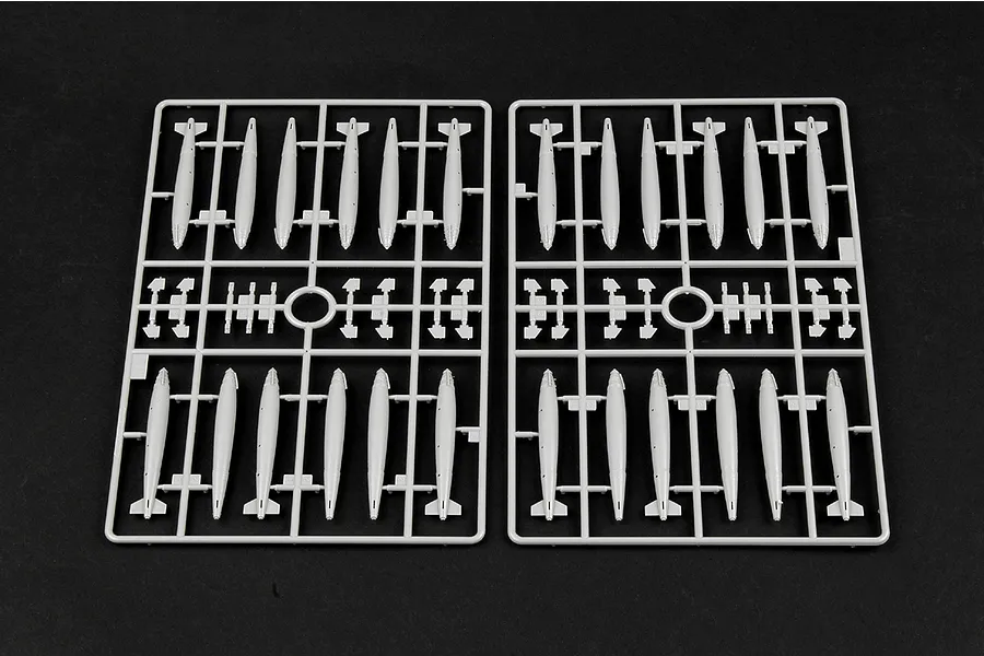 Trumpeter 1/32 US Aircraft Smart Bombs Weapons Set image 28487
