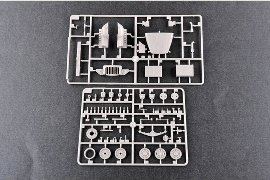 Trumpeter 1/35 Russian 4.5 Ton 6x6 URAL-375D Truck Scaled Plastic Model Kit image 28530