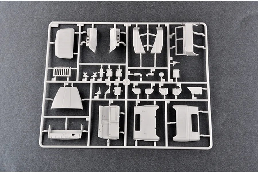 Trumpeter 1/35 Russian 4.5 Ton 6x6 URAL-375D Truck Scaled Plastic Model Kit image 28534