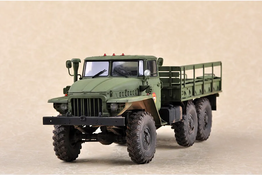 Trumpeter 1/35 Russian 4.5 Ton 6x6 URAL-375D Truck Scaled Plastic Model Kit image 28540