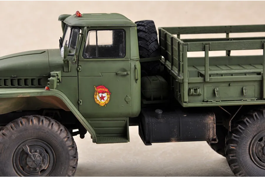 Trumpeter 1/35 Russian 4.5 Ton 6x6 URAL-375D Truck Scaled Plastic Model Kit image 28542