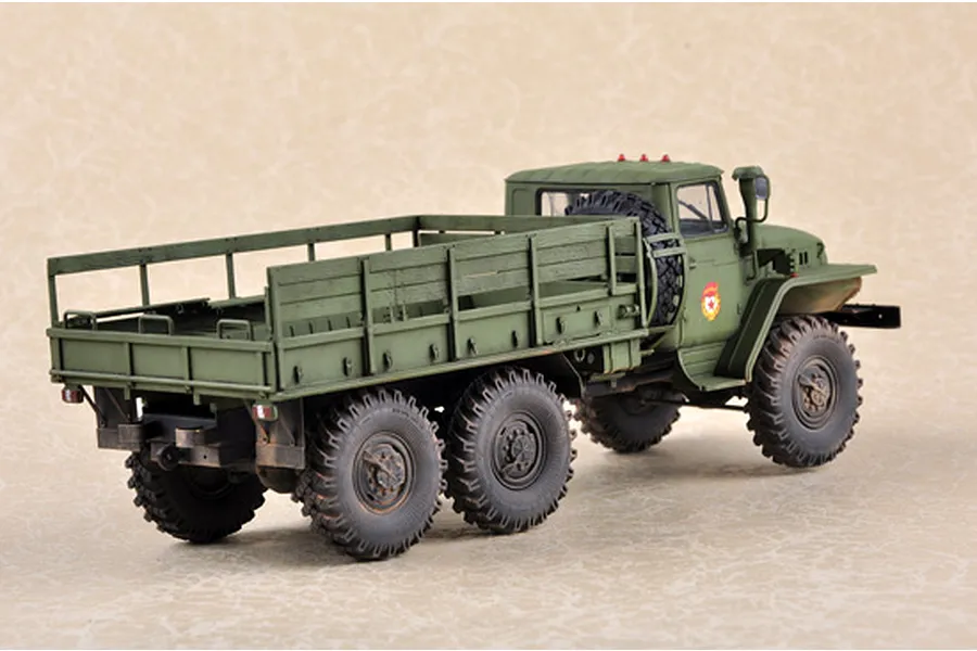 Trumpeter 1/35 Russian 4.5 Ton 6x6 URAL-375D Truck Scaled Plastic Model Kit image 28545