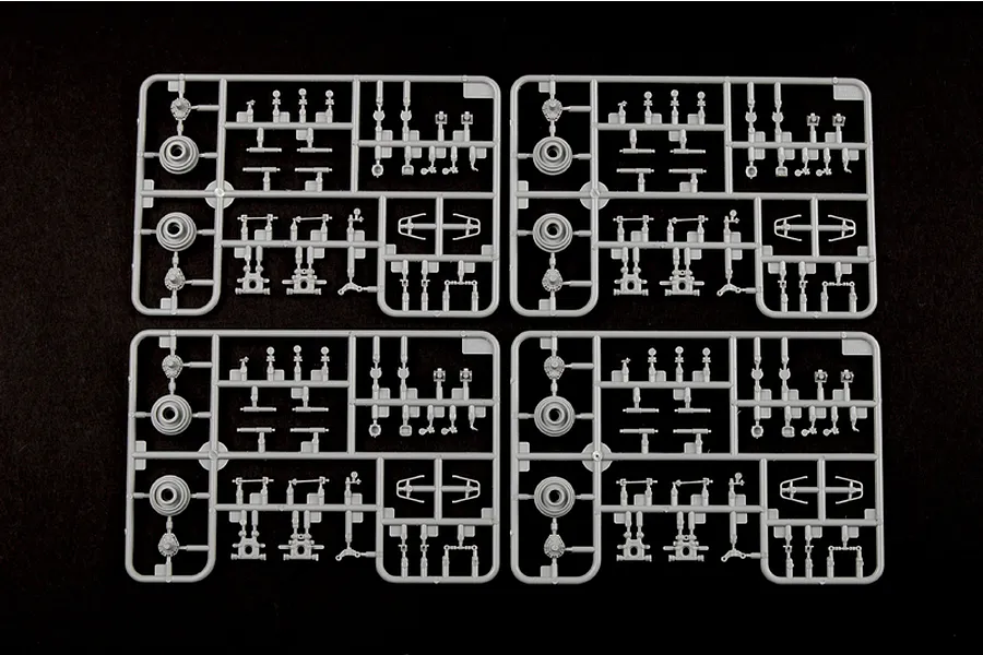 Trumpeter 1/35 Russian BTR-60P Upgraded Armoured Personnel Carrier Vehicle Scaled Plastic Model Kit image 28757