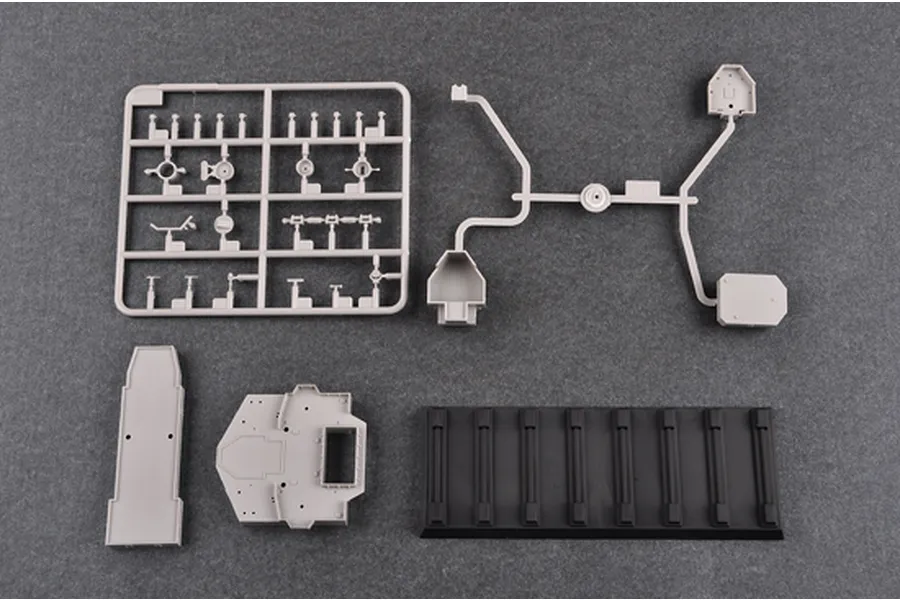Trumpeter 1/350 HMS Abercrombie Monitor Battleship Plastic Model Kit image 28792