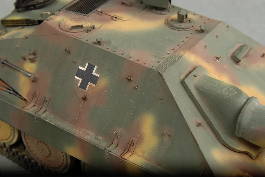 Trumpeter 1/35 German Jagdpanzer 38(t) Hetzer-Starr Self-Propelled Scaled Plastic Model Kit image 29129