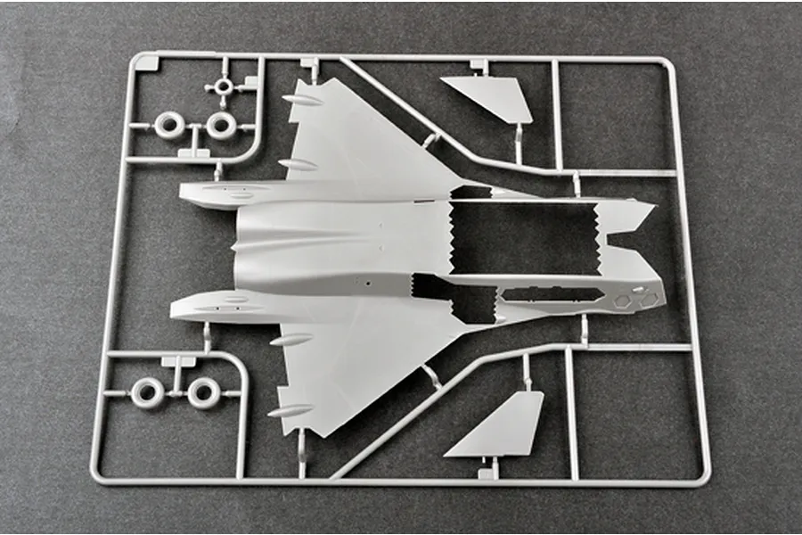 Trumpeter 1/72 Chinese J-20 Mighty Dragon (Prototype No.2011) Fighter Jet Scaled Plastic Model Kit image 29143