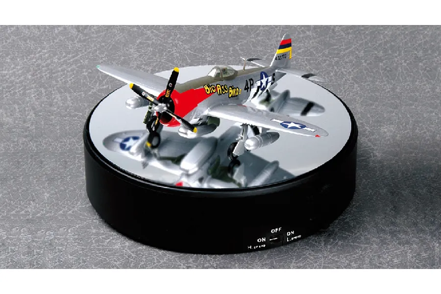 Trumpeter Model 7-inch Turntable Display image 29441