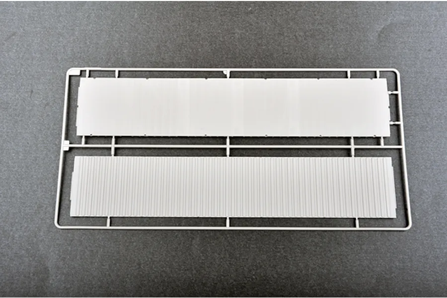Trumpeter 1/35 40ft Shipping Container Scaled Plastic Model Kit image 29472