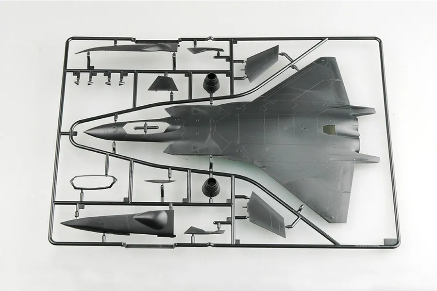 Trumpeter 1/72 Chinese J-20 Mighty Dragon Fighter Jet Scaled Plastic Model Kit image 29510