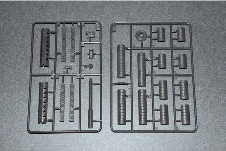 Trumpeter 1/3 M16A4, AR15, M16, M4 Scaled Plastic Model Kit image 29616