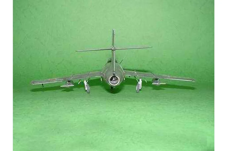 Trumpeter 1/48 Mikoyan Gurevich MiG-15 Bis Fagot-B Jet Scaled Plastic Model Kit image 6