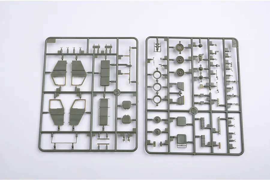Trumpeter 1/35 Soviet UAZ-469 All-Terrain Military Staff Car Scaled Plastic Model Kit image 30016