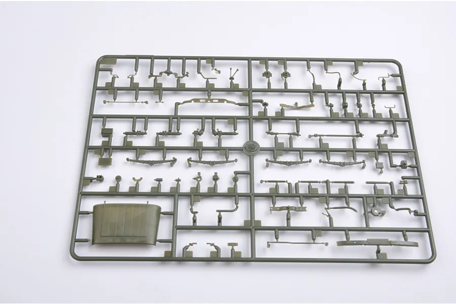 Trumpeter 1/35 Soviet UAZ-469 All-Terrain Military Staff Car Scaled Plastic Model Kit image 30017