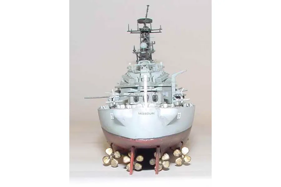 Trumpeter 1/700 US Missouri 1991 Battleship Plastic Model Kit image 10