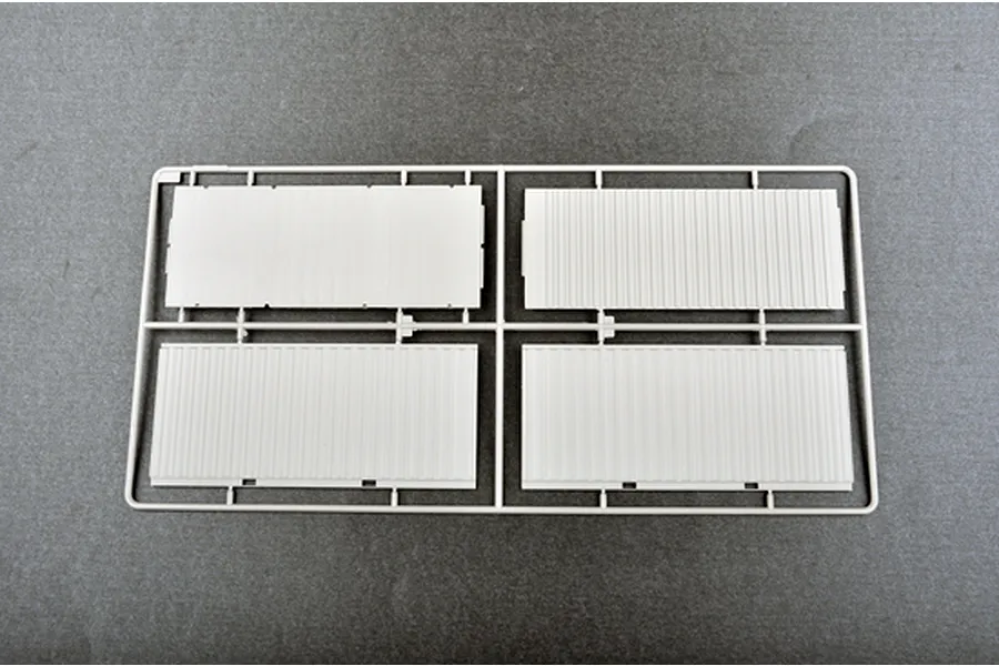 Trumpeter 1/35 20ft Shipping Container Scaled Plastic Model Kit image 30100